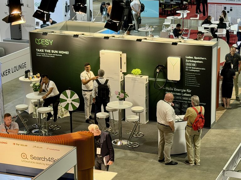 ESYsunhome Showcases Bidirectional DC Charging with Three-Phase Home ESS at Solar & Storage Live Zurich 2026