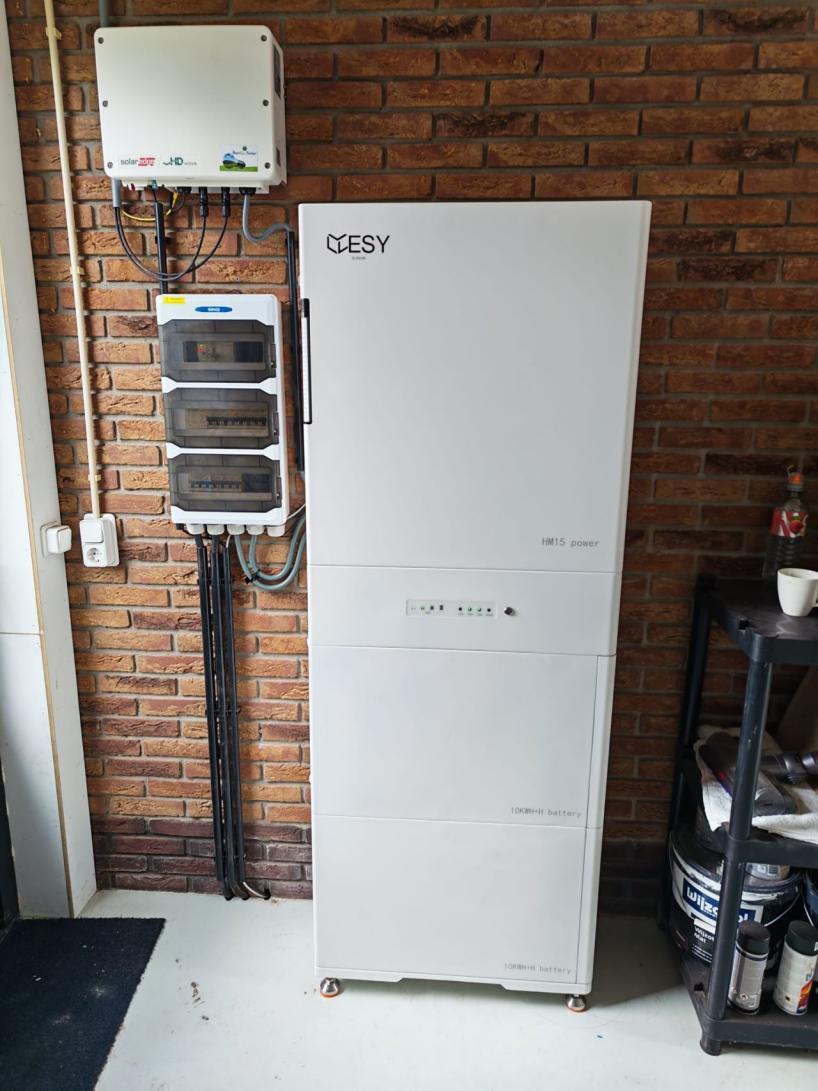ESYsunhome HM15-20 home energy storage system connected to an existing SolarEdge solar inverter